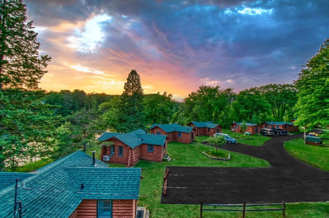 Edgewater Resort Iron Mountain Ngoại thất bức ảnh